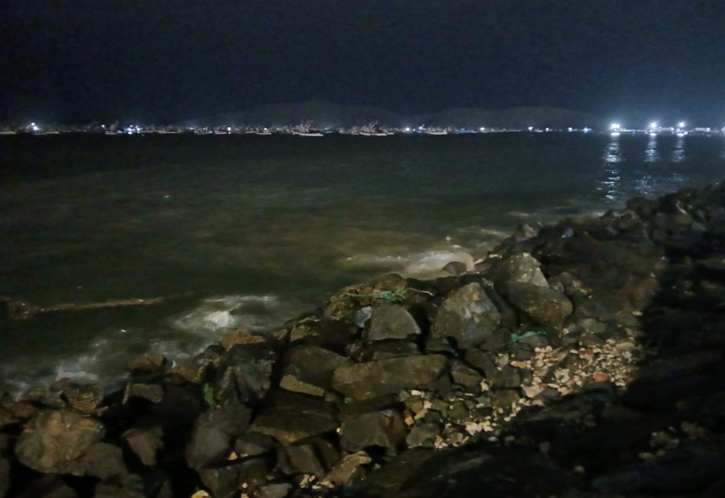 Contaminación en zona costera de Chimbote por desagüe sin control preocupa a la población