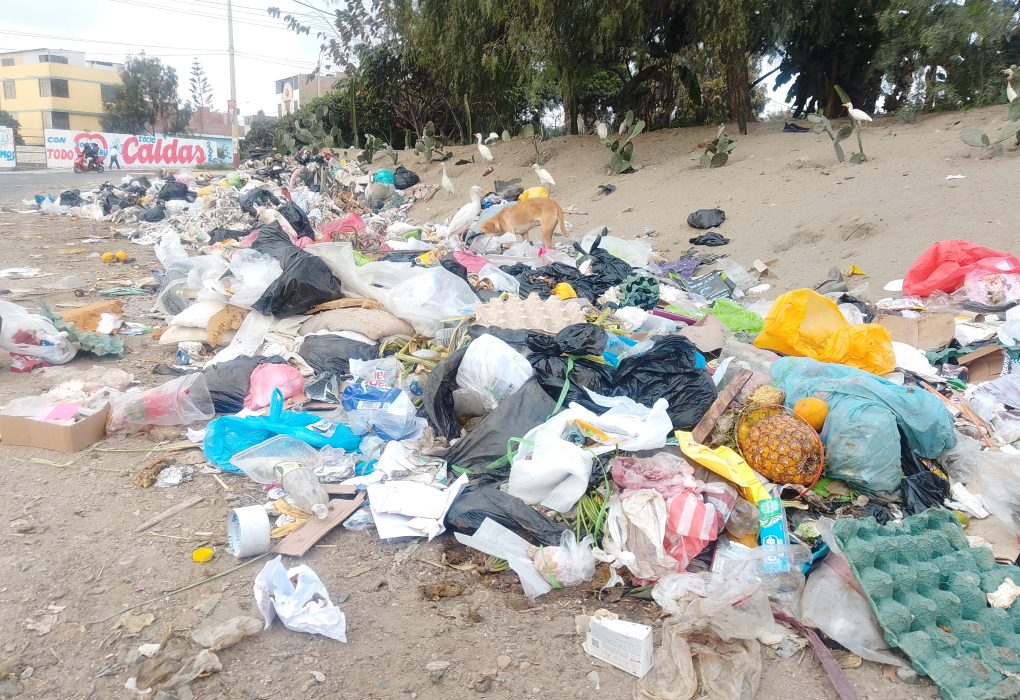 Basura en prolongación Gálvez genera malestar e insalubridad a pocos metros del hospital