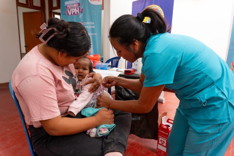 AUTORIDADES SANITARIAS INSTAN A VACUNAR A NIÑOS CONTRA LA TOSFERINA EN CHIMBOTE