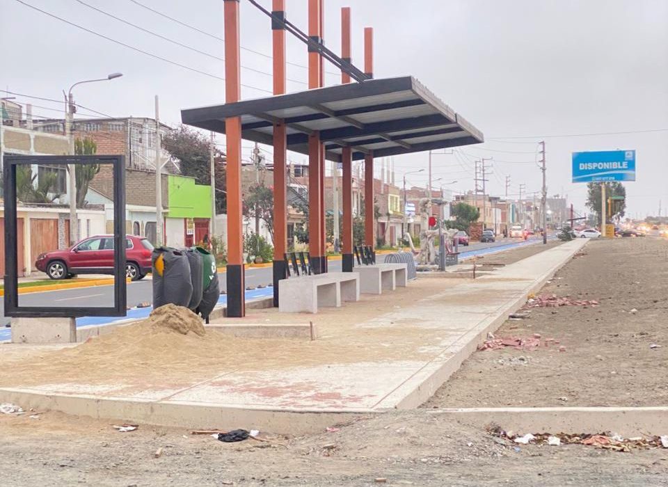 Obra en Avenida La Marina sigue sin concluir tras más de 10 meses iniciada